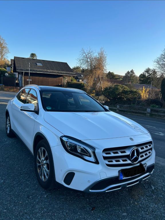 Image of Mercedes-Benz GLA 200
