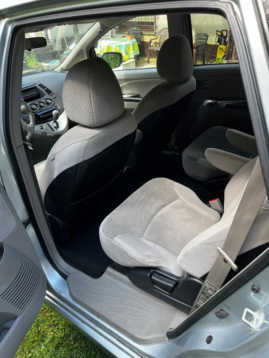 Mitsubishi Grandis 2005 — photo 10