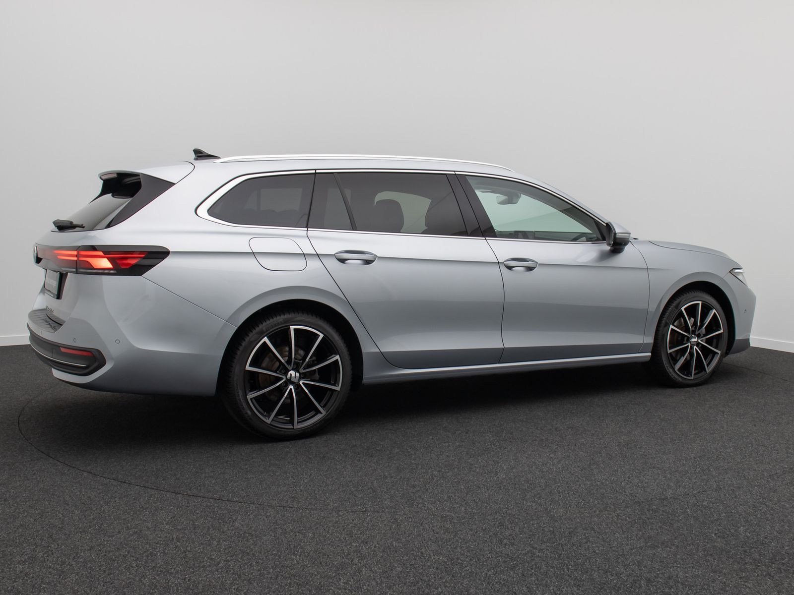 Fahrzeugabbildung Volkswagen Passat 1.5 eHybrid Business 360° AHK ACC Massage