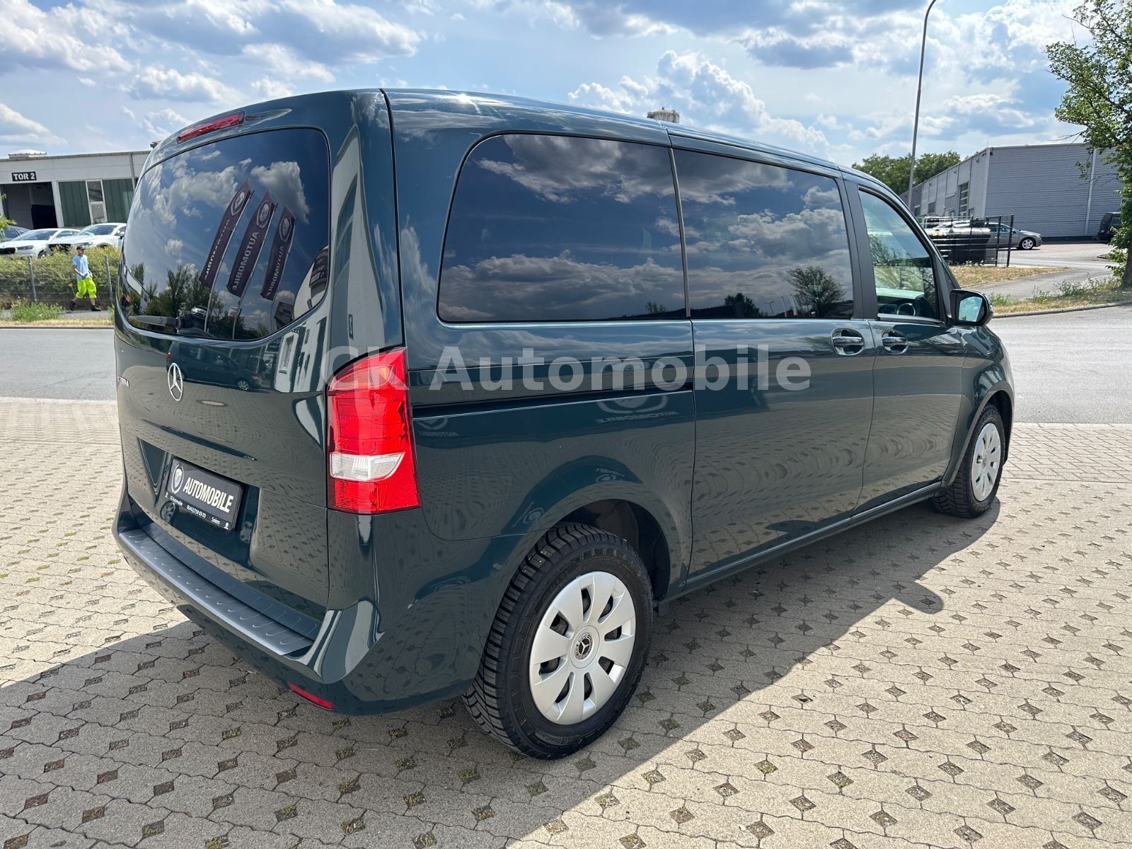 Fahrzeugabbildung Mercedes-Benz V 200d Rise Kompakt/5 Sitze/Klima/ Tempomat