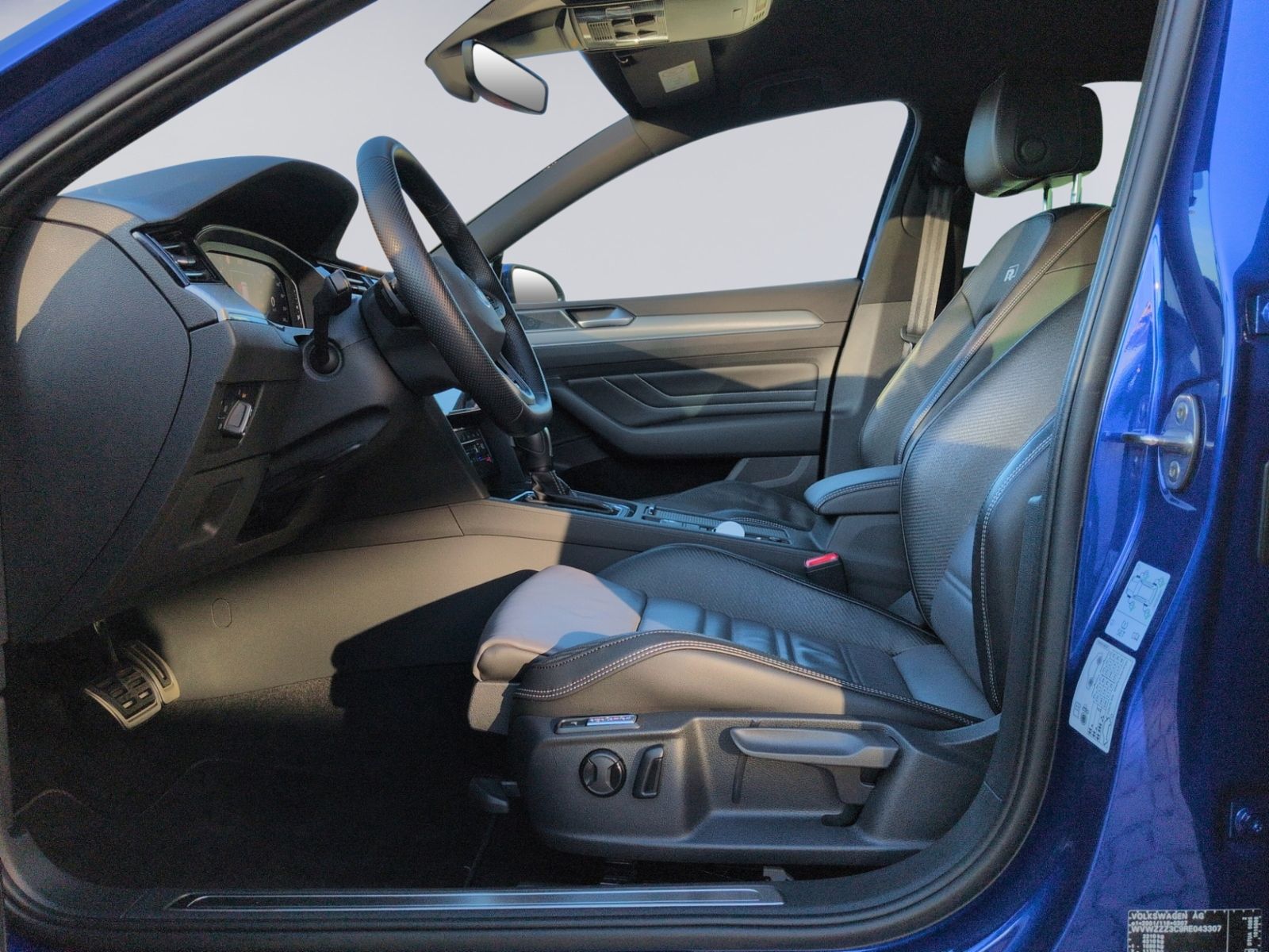 Passat Variant 2.0 TDI DSG Elegance/ R Line STHZ