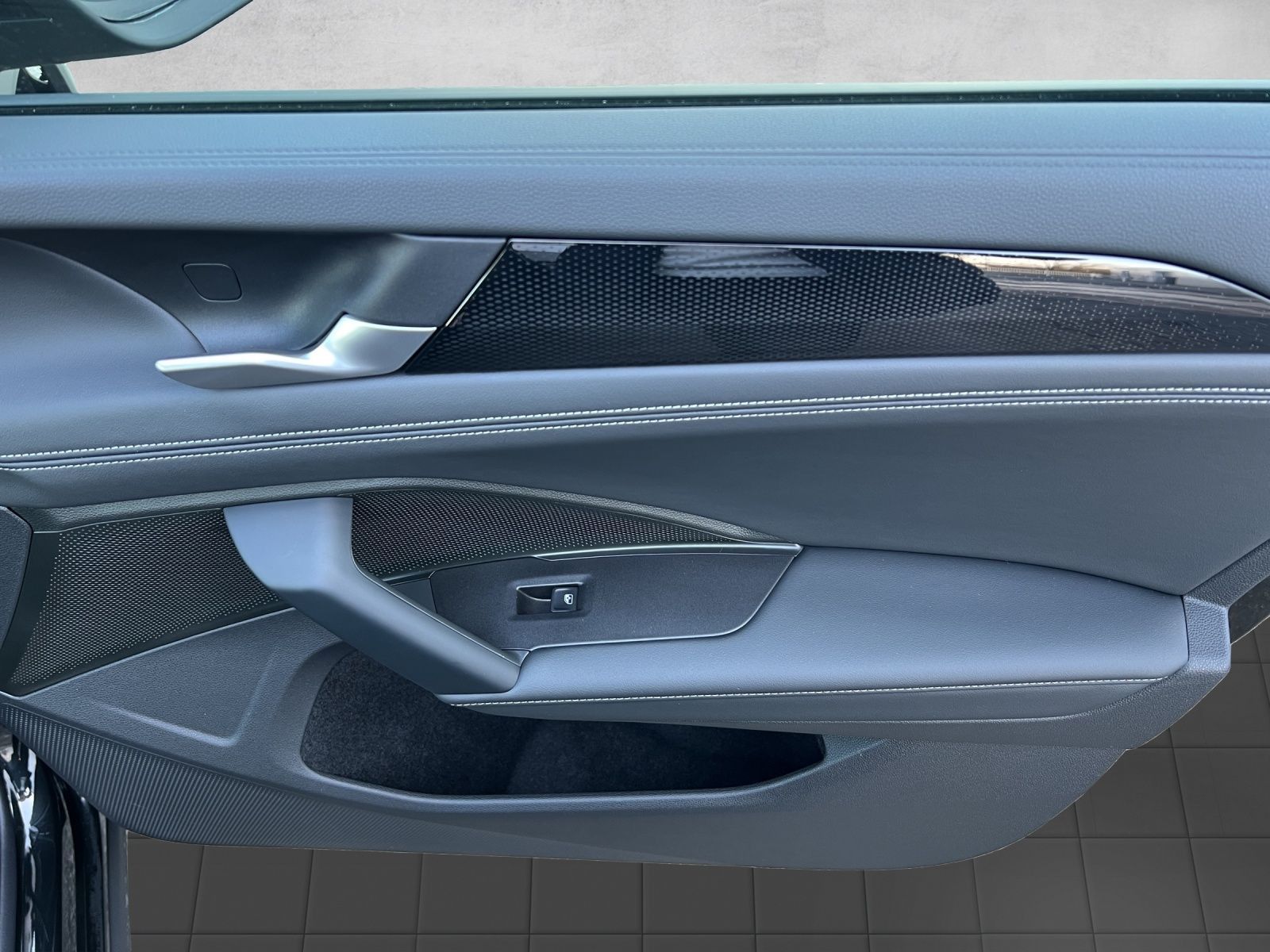 Tayron Life 1.5 TSI DSG Navi*AHK*7-Sitzer