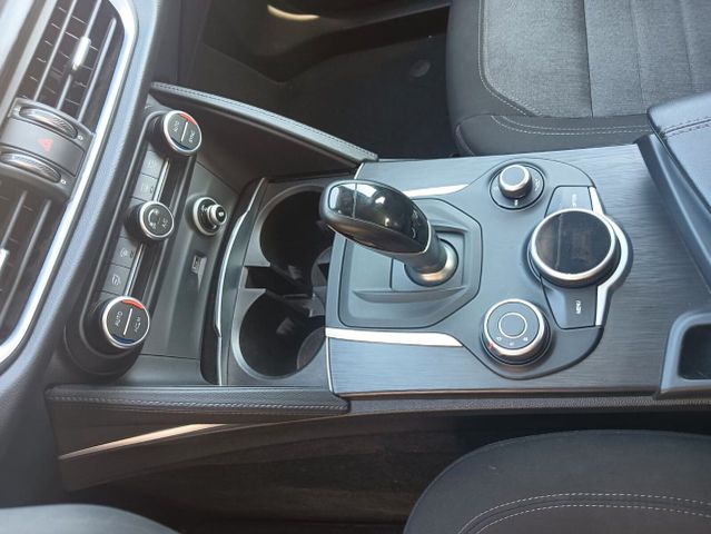 Alfa Romeo Stelvio 2.2 Turbodiesel 150 CV AT8 RW