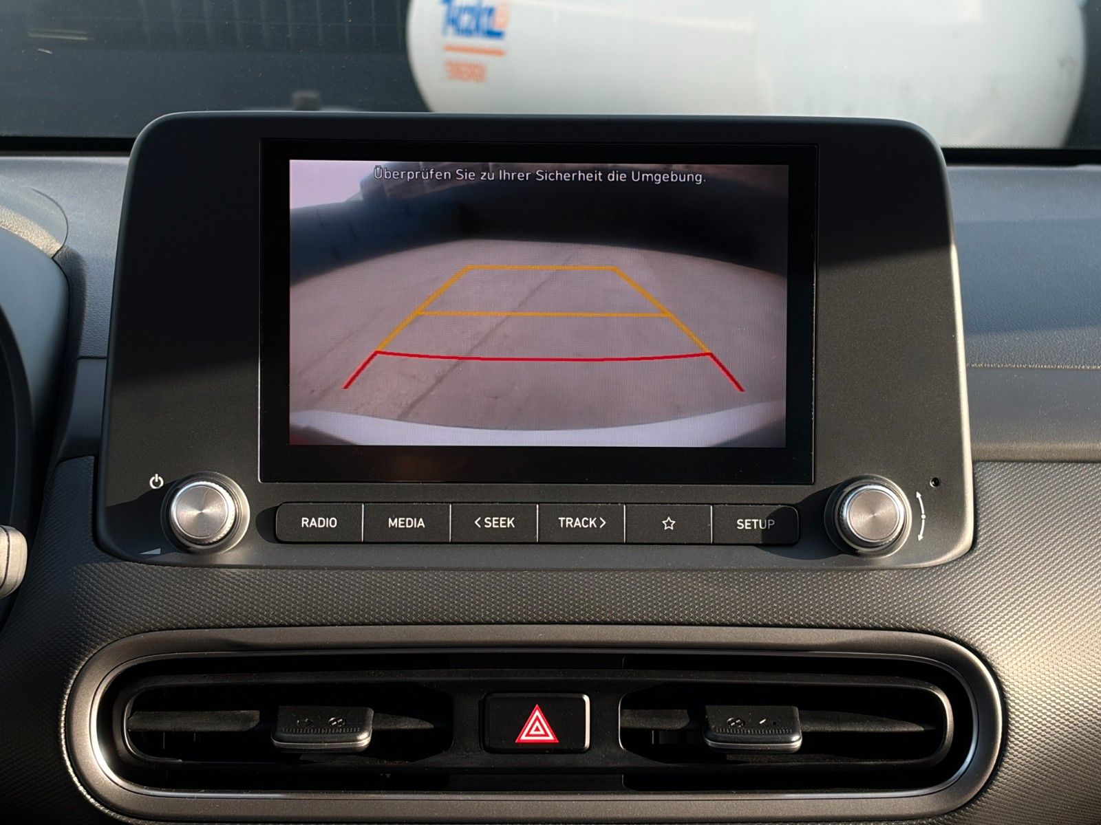 Fahrzeugabbildung Hyundai KONA E Select SHZ LHZ ACC LKA LFA Navi CarPlay