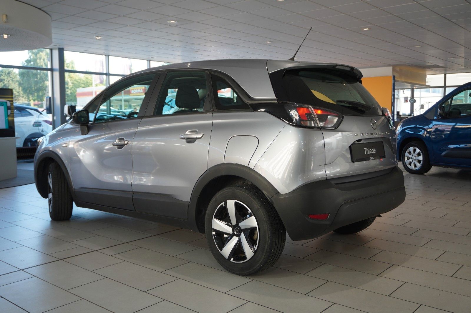 Fahrzeugabbildung Opel Crossland (X) 1.2 EDITION NAVI/LED/KAMERA/DAB+