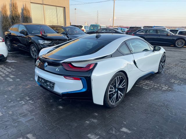 BMW i8 Pure Impulse 4x4