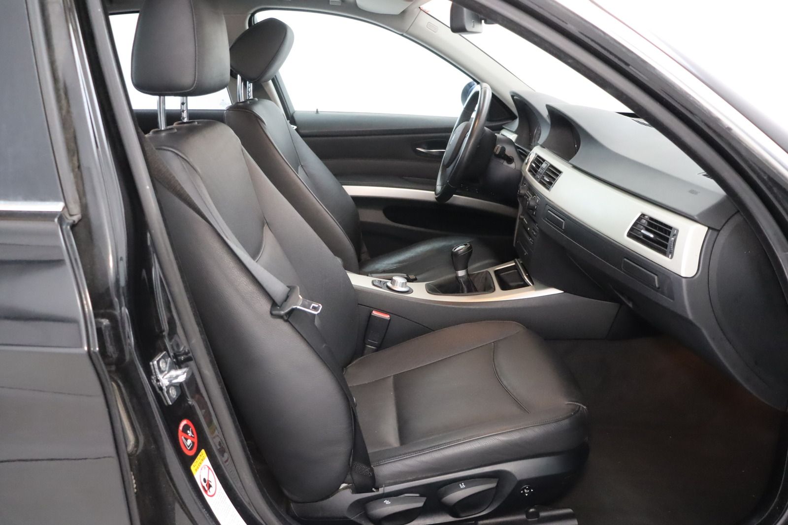 Fahrzeugabbildung BMW 325 i * Xenon * SD * Leder