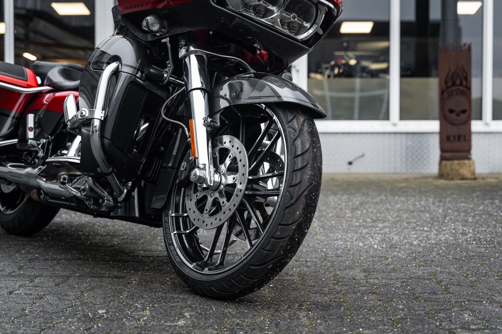 Fahrzeugabbildung Harley-Davidson FLTRXSE CVO ROAD GLIDE 117 CUI - JEKILL&HYDE -