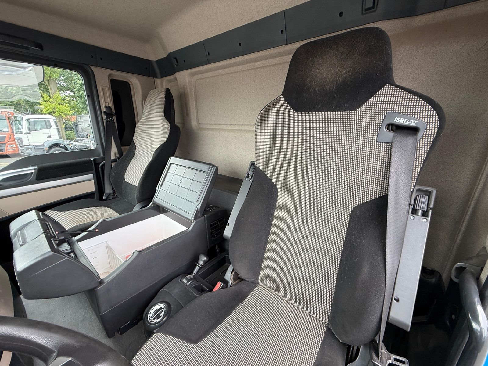 Fahrzeugabbildung MAN TGS 18.460 4x4H BLS SZM mit Hydrauliksystem