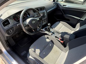 Volkswagen Golf - 6