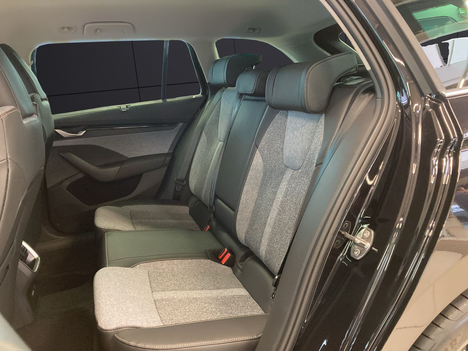 Fahrzeugabbildung SKODA Octavia Combi Balance 1.5 TSI mHEV DSG AHZV 3 J