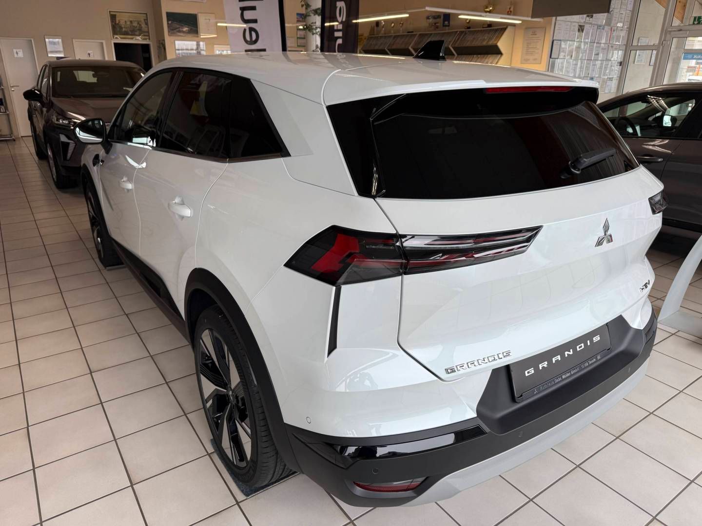 Fahrzeugabbildung Mitsubishi Grandis Intro Edition 1.8 Hybrid