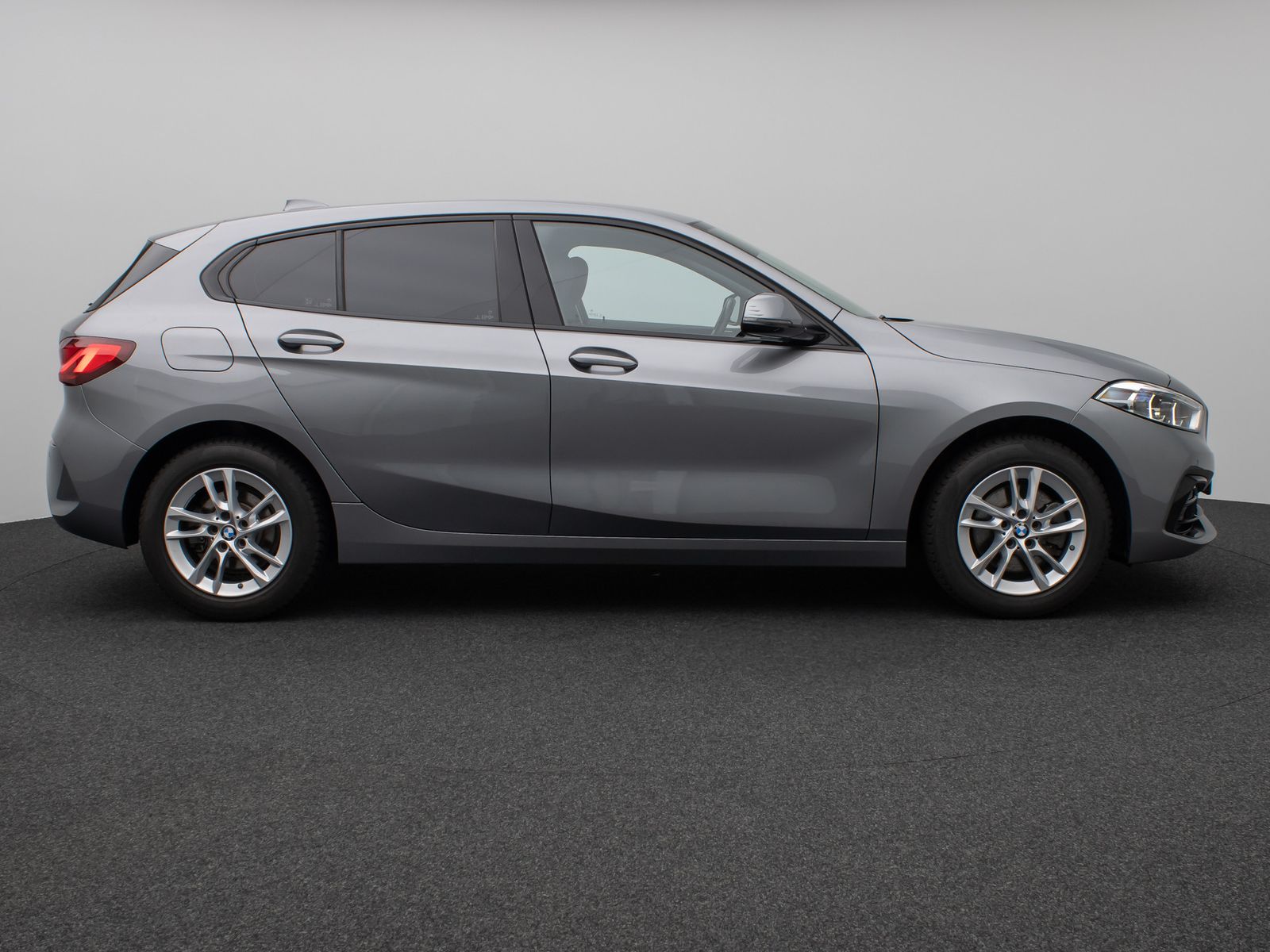 Fahrzeugabbildung BMW 118i Sport Line DAB HiFi Lenkrhz Fernlichtassist