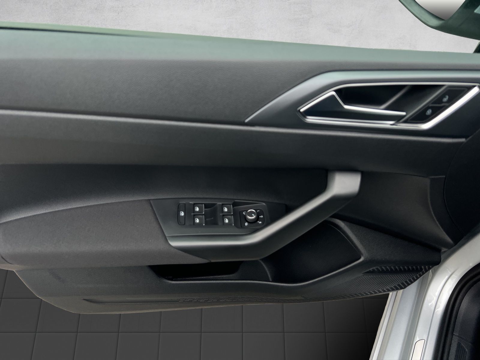 Taigo R-Line 1.0 TSI DSG IQ.Light*ACC*Navi