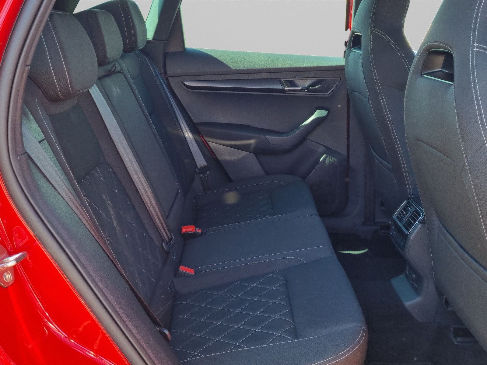 Fahrzeugabbildung SKODA Karoq Sportline 4x4 2,0 TSI DSG Navi ACC AHK PDC