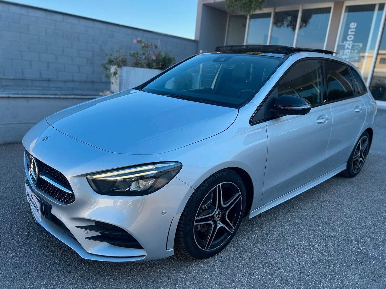 Mercedes-Benz Mercedes-benz B 180 d Premium AMG NIGHT auto TET imagem 3