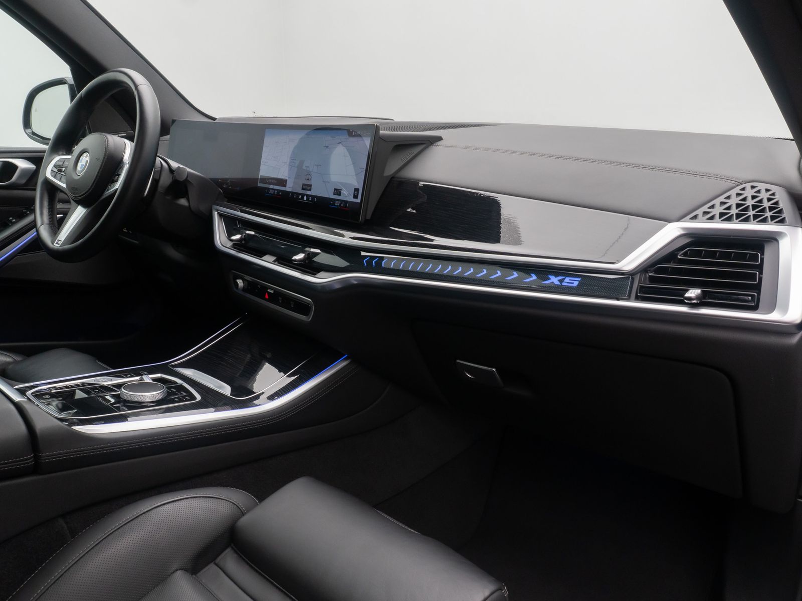 Fahrzeugabbildung BMW X5 xD40d  M Sport Pro Panorama 360&deg;HUD DAB H/K