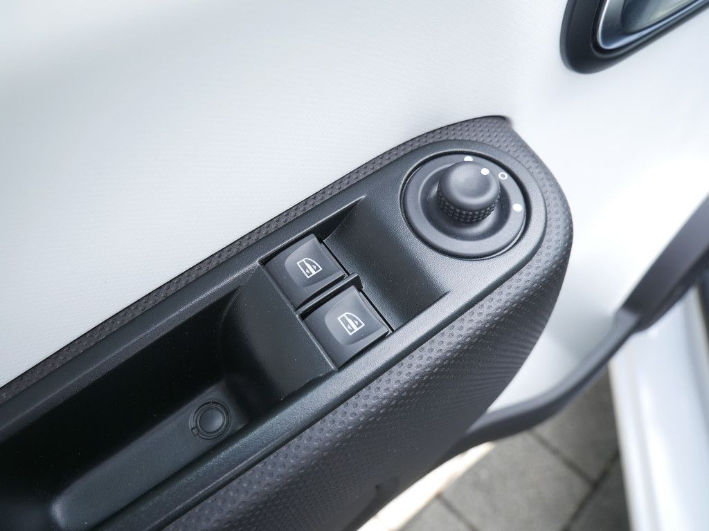 Fahrzeugabbildung Renault Twingo EQUILIBRE SCe 65