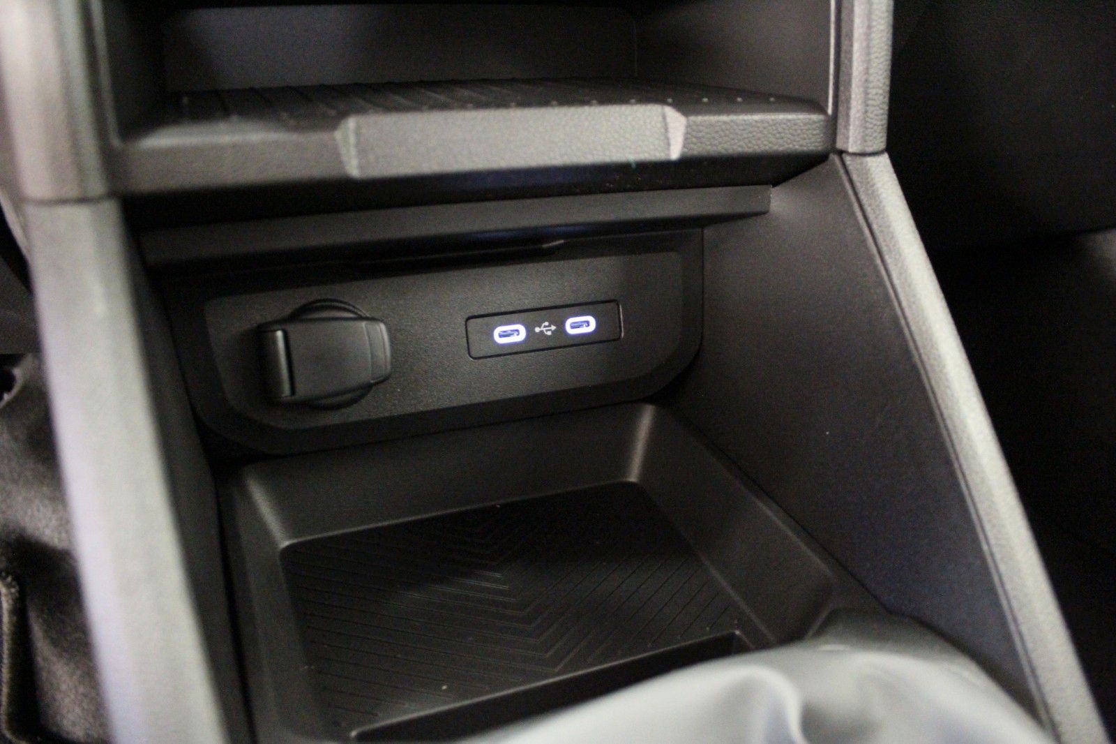 Fahrzeugabbildung Dacia Duster mild hybrid 140 Expression*Winterp.*MY 26