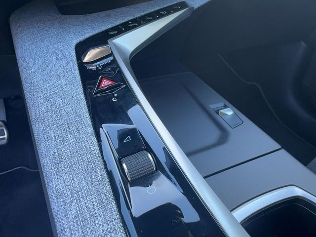 Foto Nummer 24: PEUGEOT 5008