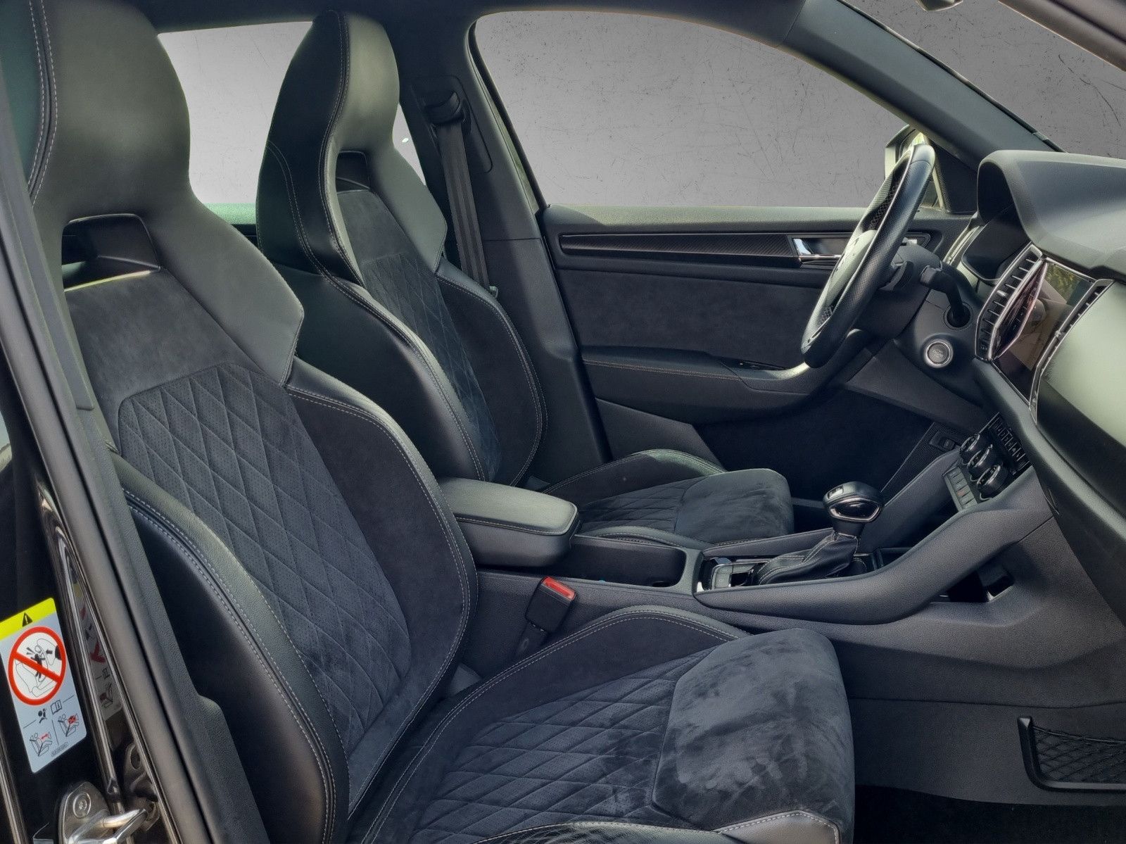 Fahrzeugabbildung SKODA Kodiaq Sportline 4x4 2,0 TSI DSG Navi ACC 360°