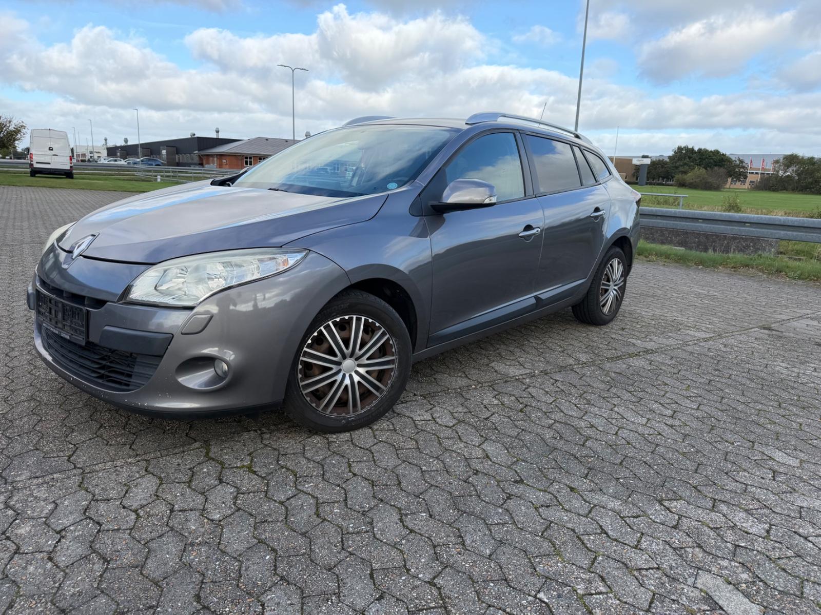 Renault Megane 2010 — photo 5