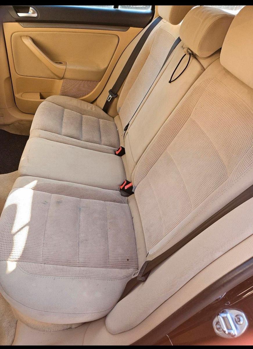 Volkswagen Golf 2008 — interior
