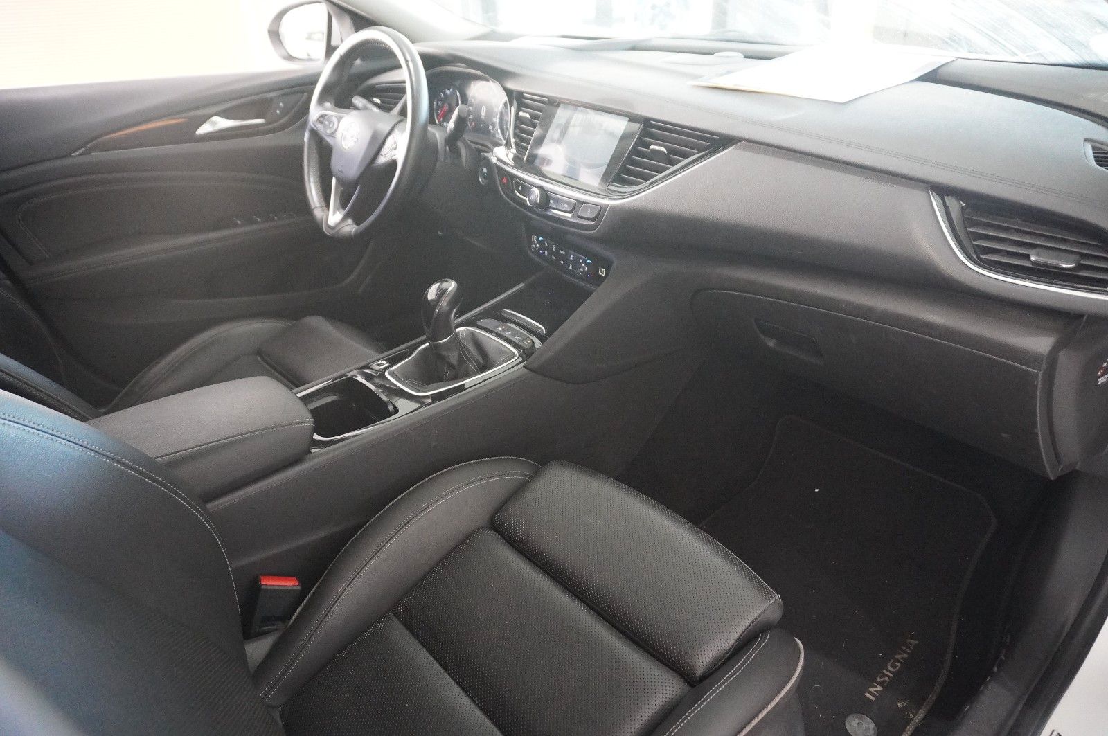 Fahrzeugabbildung Opel Insignia B ST 2.0D INNOV. 4X4 NAVI/LED/360°/HUD