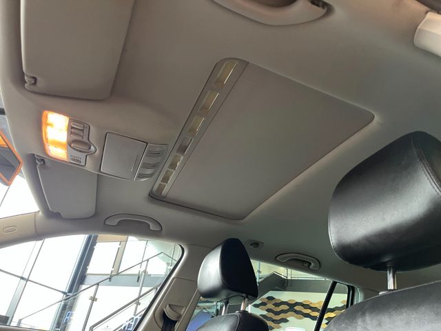 Skoda Octavia Combi Elegance DSG *NAVI*XENON*PDC*