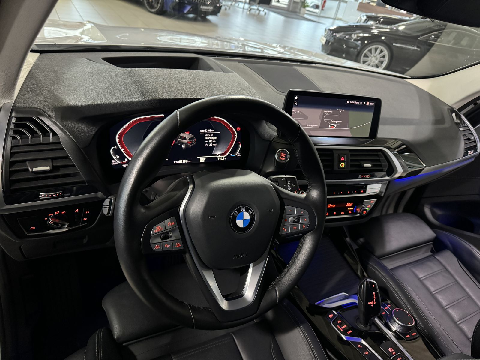 Fahrzeugabbildung BMW X3 xD30d xLine Kamera HUD DAB HiFi AHK Komfort