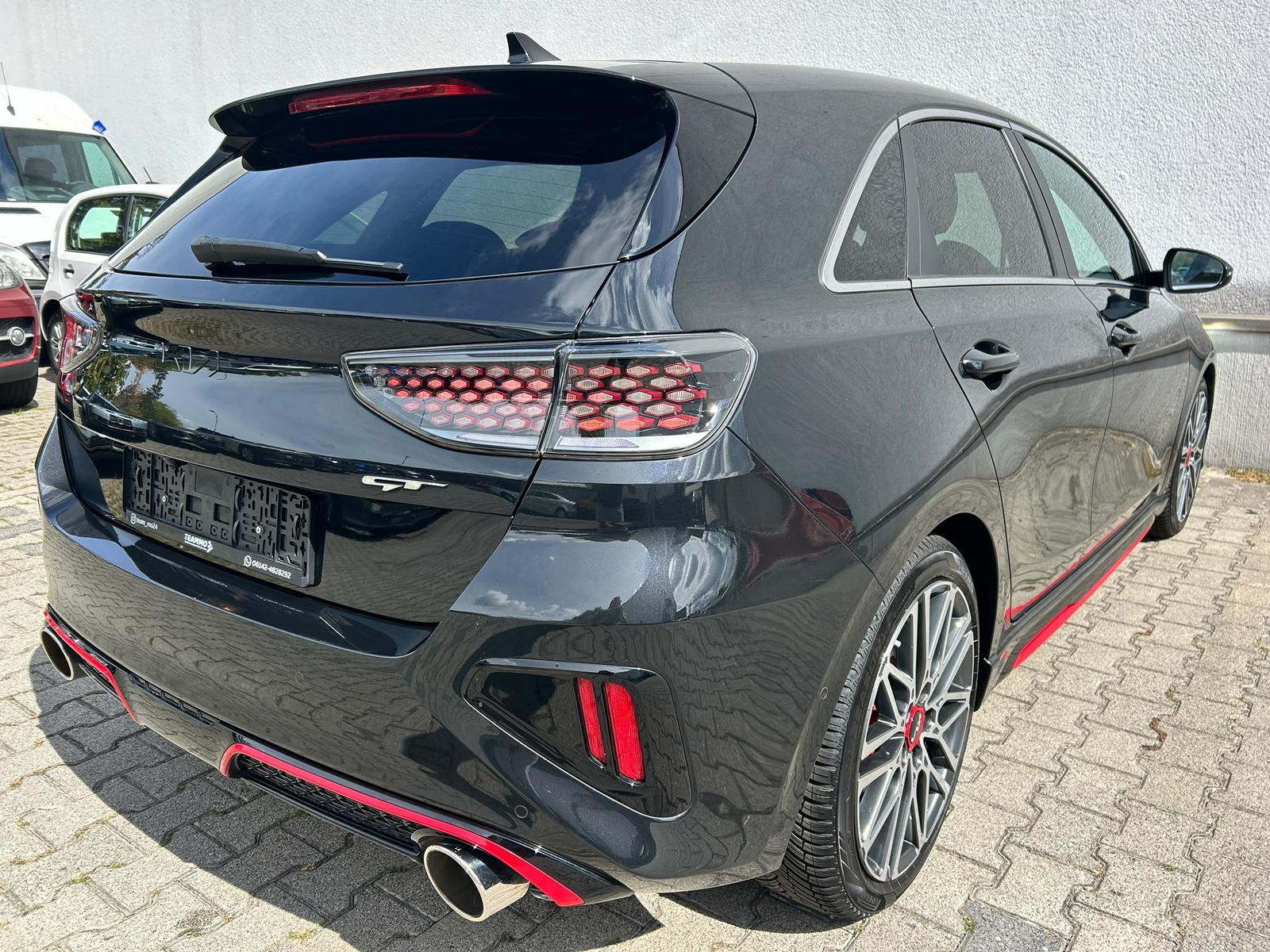 Kia Ceed GT 2.HD|AKPRAPOVIC|4xSHZ|KAMERA|18"|DIGITAL