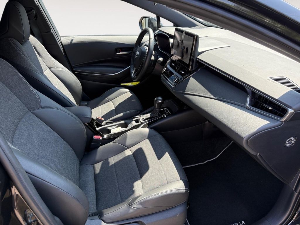 Fahrzeugabbildung Toyota Corolla 1.8 Hybrid Touring Sports Team Deutschla