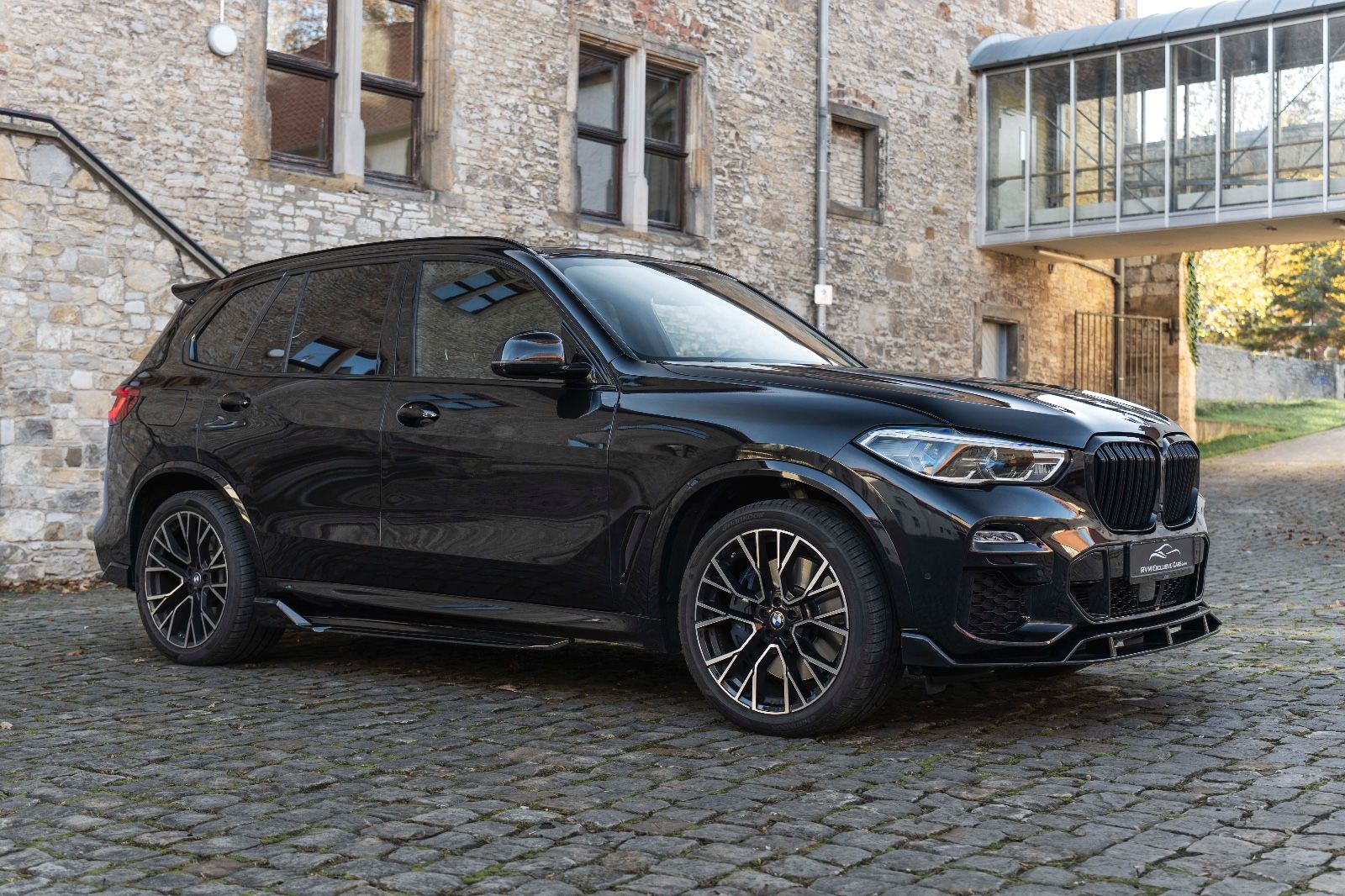 Fahrzeugabbildung BMW X5 xDrive40i M-SPORT HUD H&K 360° LASER ACC TOTW