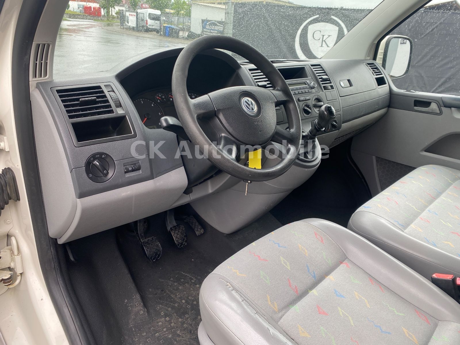 Fahrzeugabbildung Volkswagen T5 Transporter Kombi 1.9 TDI/9 Sitze/Klima/AHK