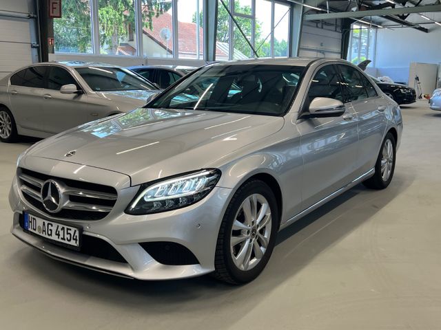 Mercedes-Benz C 180 CGI-Autom-Navi-LED-Kamera-Keyless-Facelift