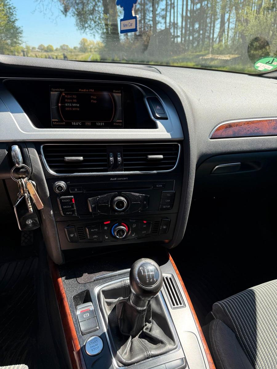Audi A4 2008 — photo 11