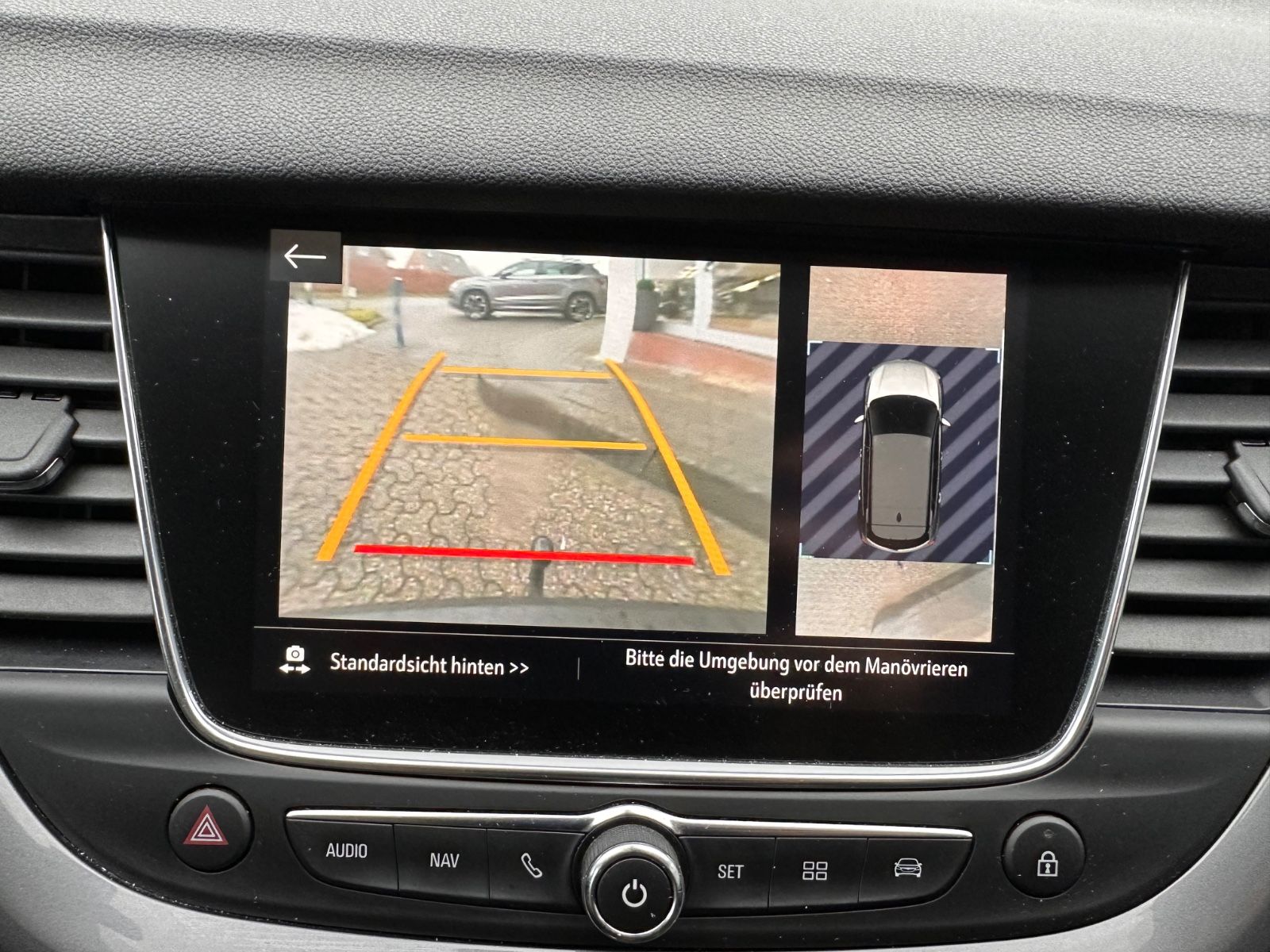 Fahrzeugabbildung Opel Grandland (X) 1.2 Turbo BiLED/AHK/Navi/360°/GJR