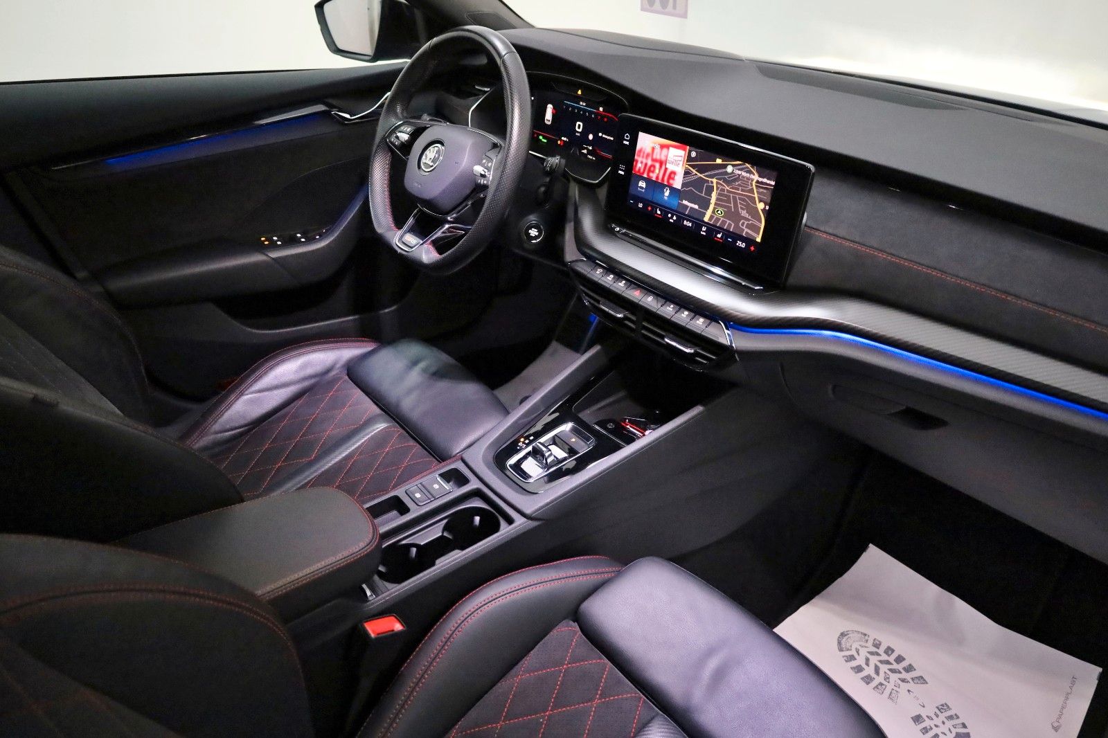 Fahrzeugabbildung SKODA Octavia Combi RS iV,Navi,Kamera,4xSH,HUD,Pano+WR