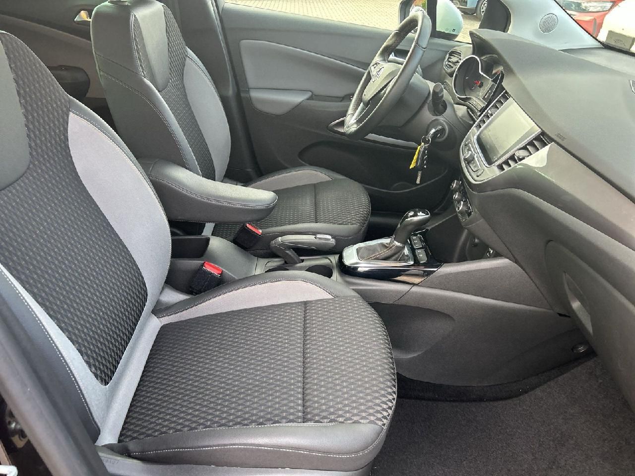 Fahrzeugabbildung Opel Crossland Innovation, Automatik,AHK
