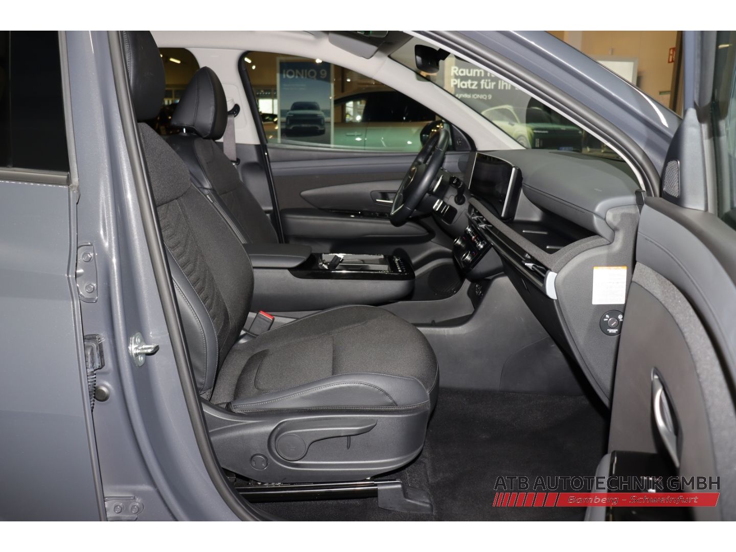 Fahrzeugabbildung Hyundai Tucson TREND PHEV 1.6 T-GDi 4WD 99,6% SOH Navi L