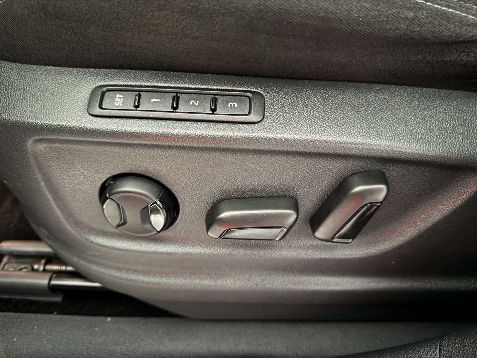 Fahrzeugabbildung SKODA Kodiaq 2.0 TDI DSG STYLE VIRTUAL ACC MEMORY AHK