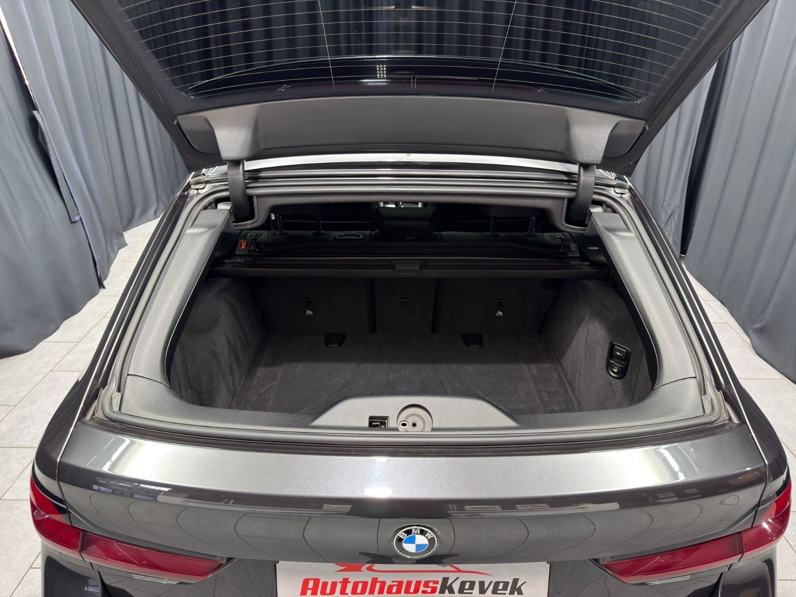 Fahrzeugabbildung BMW 540d xDrive M Sport|LASER|PANO|20"|AHK|ACC|VOLL