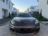 Porsche Panamera 3.0  BOSE PASM STZH PANO Sport-Chrono - Porsche Panamera: Metallic