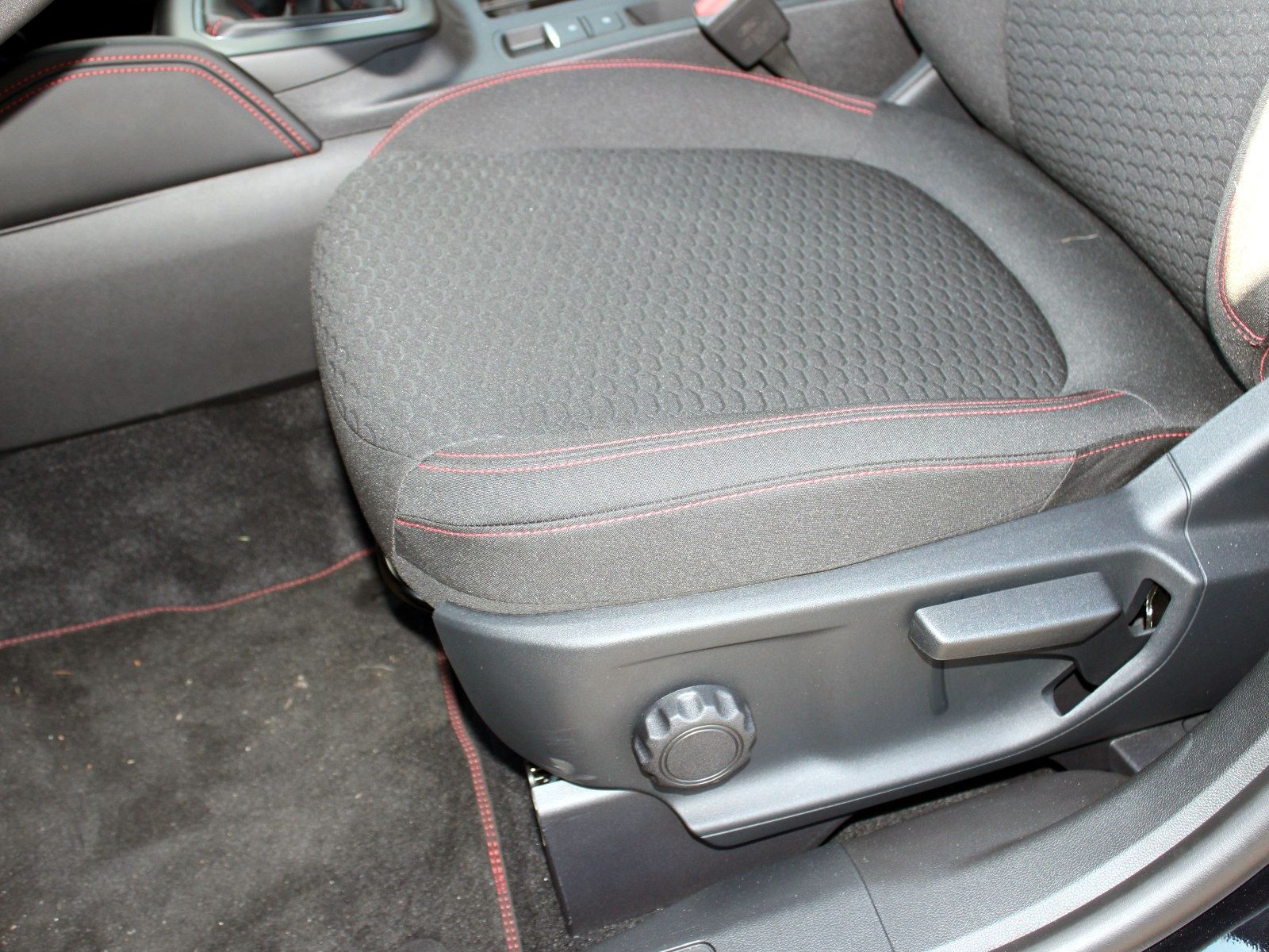 Fahrzeugabbildung Ford Kuga ST-Line