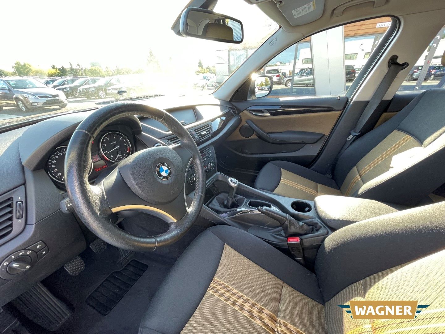 Fahrzeugabbildung BMW X1 sDrive 18i Bi Xenon Klima Tempomat PDC BC