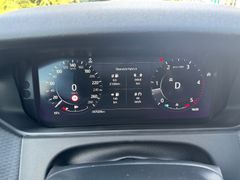 LAND ROVER Range Rover Velar 3.0 D300 R-DYNAMIC S AWD LAND ROVER Range Rover Velar 3.0 D300 R-DYNAMIC S AWD