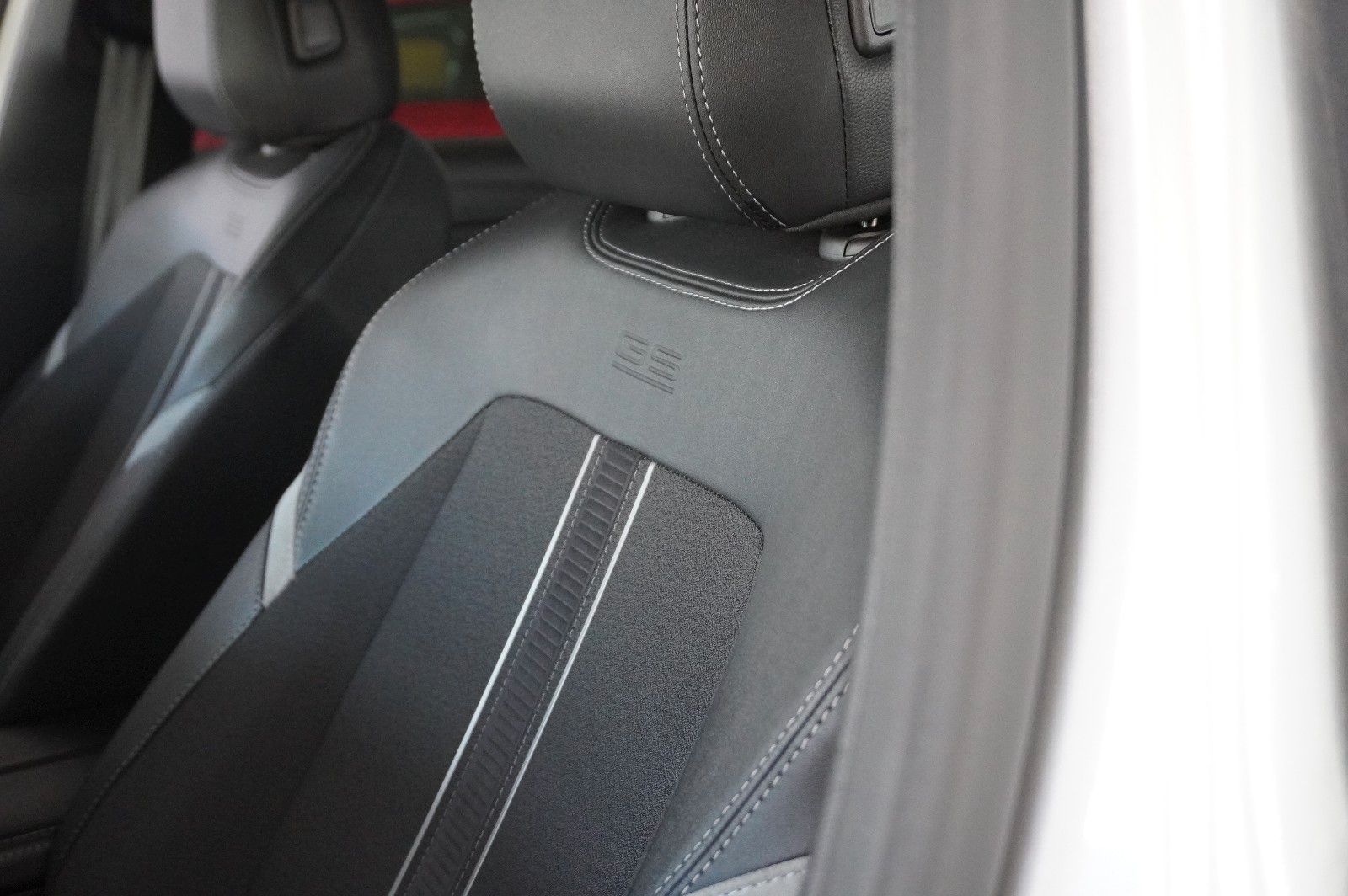Fahrzeugabbildung Opel Astra L Lim. 1.6 HYBRID GS SPORT NAVI/360°/SPORT