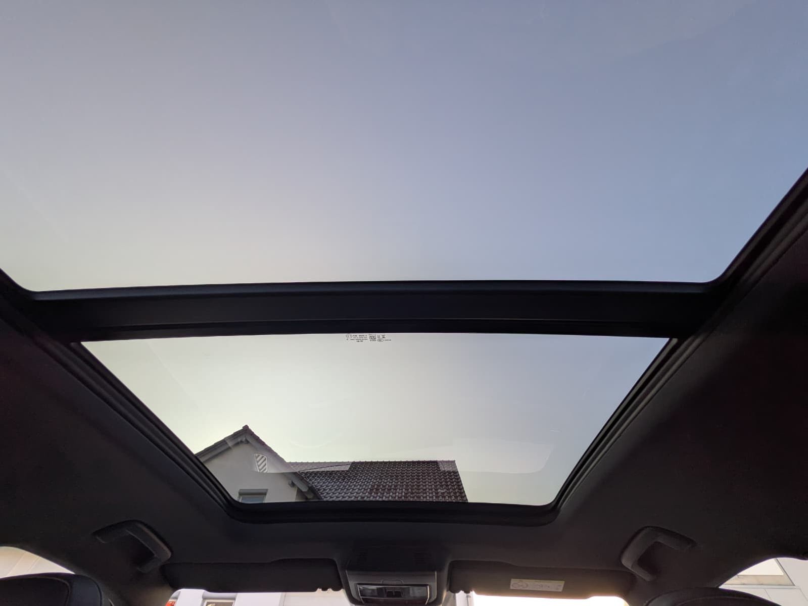 Fahrzeugabbildung Volkswagen Tayron 2.0 TDI 4M R-Line 7S*IQ-L.*PANO*HUD*AHK