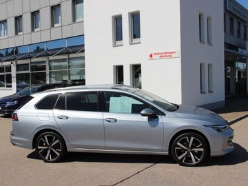 Volkswagen Golf VIII Variant 1.5 eTSI Style DSG Matrix LED