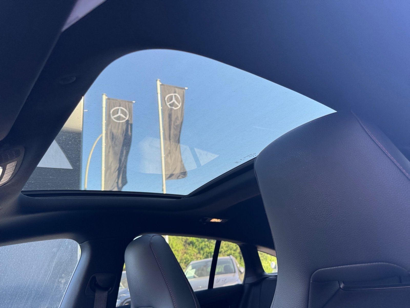 Fahrzeugabbildung Mercedes-Benz CLA 200 SB AMG*AHK*Pano*Distro*Totwink*360*HUD*